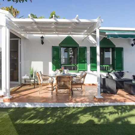 Luxury - Private Terrace - Pool - Aircon بيت للعطل San Bartolomé
