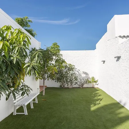 Luxury - Private Terrace - Pool - Aircon *